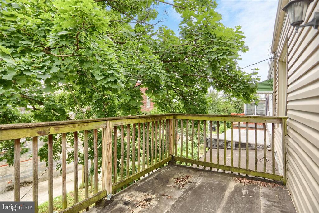 Image 23 of property listing at 2417 N PULASKI ST, Baltimore, MD 21217