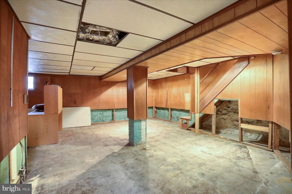 Image 36 of property listing at 2417 N PULASKI ST, Baltimore, MD 21217