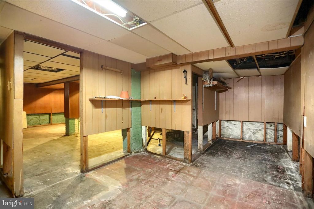 Image 40 of property listing at 2417 N PULASKI ST, Baltimore, MD 21217