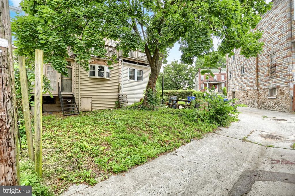Image 45 of property listing at 2417 N PULASKI ST, Baltimore, MD 21217