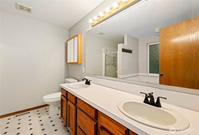 138 Alderbrook Lane, Chehalis, WA 98532