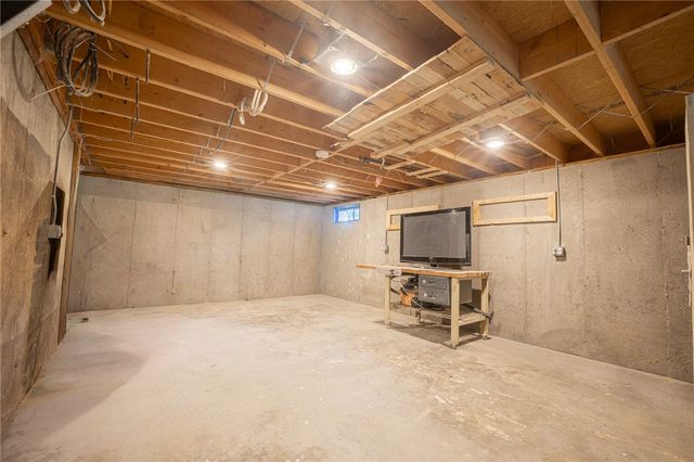 20 Watercress Court, Coventry, RI 02816