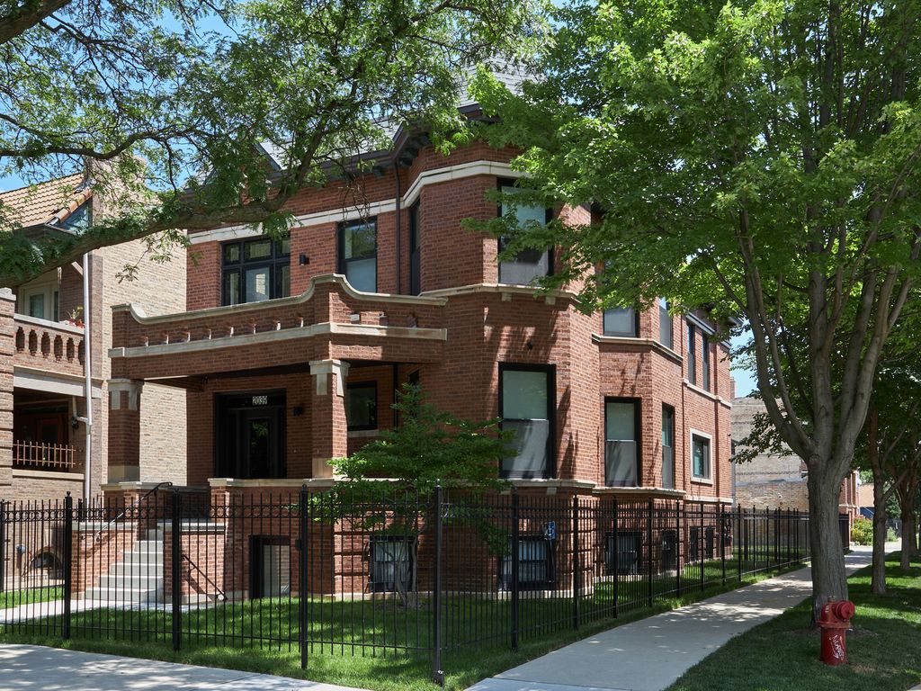 2039 N Humboldt Boulevard, Chicago, IL 60647 — exterior