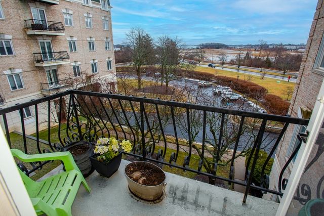 100 Marina Dr. 306, Quincy, MA 02171