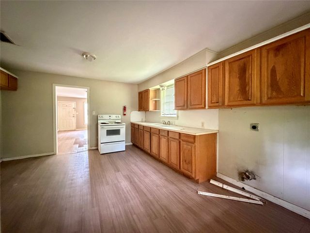 506 Edmonson Avenue, Athens, TX 75751