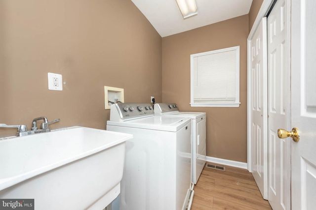 4021 BARRINGTON RD, Baltimore, MD 21207