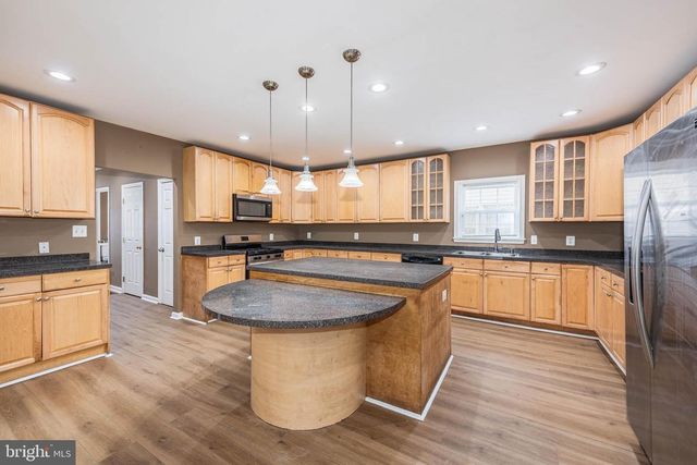 4021 BARRINGTON RD, Baltimore, MD 21207