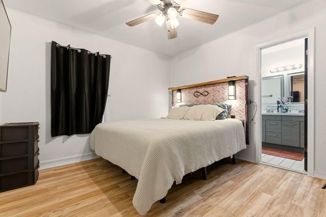 457 Loma Hermosa Drive NW, Albuquerque, NM 87105