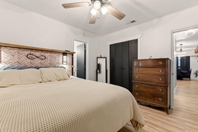 457 Loma Hermosa Drive NW, Albuquerque, NM 87105