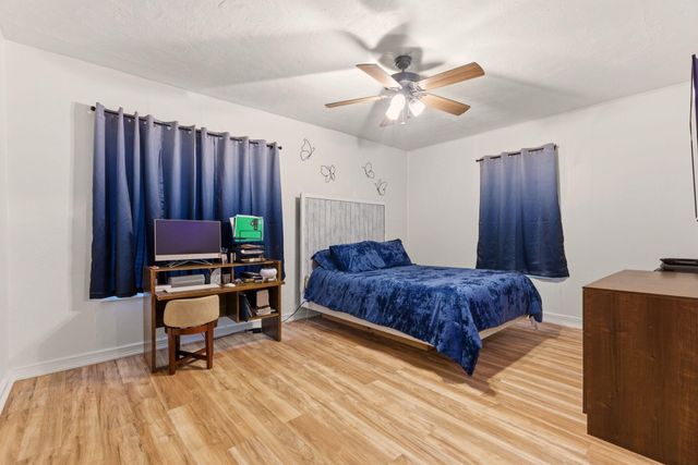 457 Loma Hermosa Drive NW, Albuquerque, NM 87105