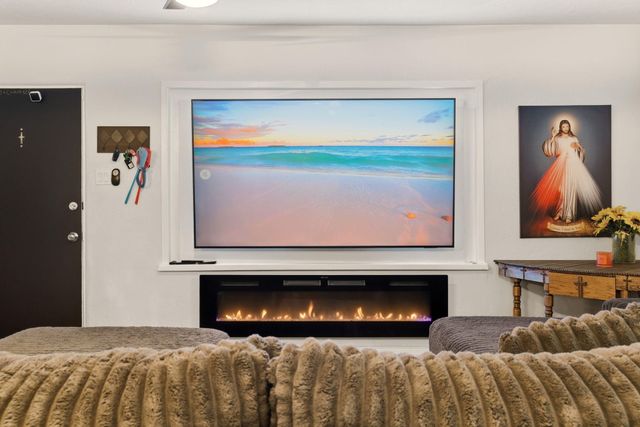 457 Loma Hermosa Drive NW, Albuquerque, NM 87105