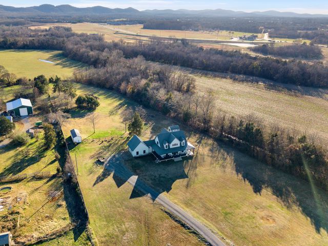 5650 Sledge Rd, Christiana, TN 37037