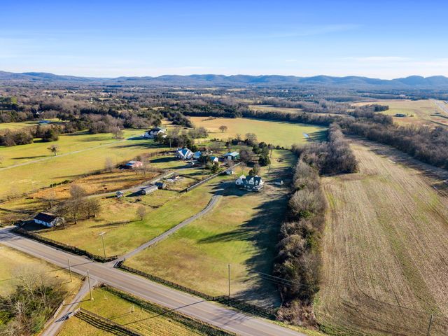 5650 Sledge Rd, Christiana, TN 37037