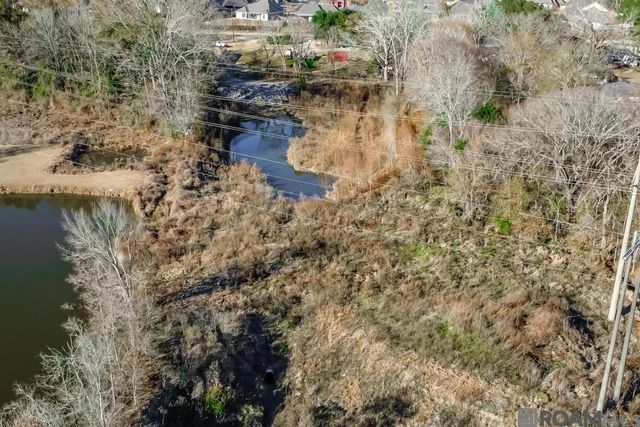 16430 Tiger Bend Rd, Baton Rouge, LA 70817