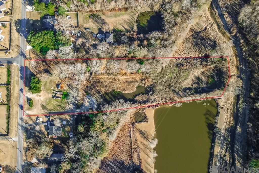 16430 Tiger Bend Rd, Baton Rouge, LA 70817