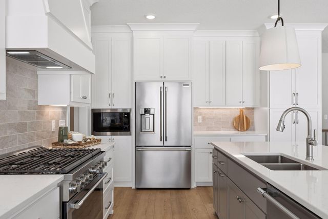 1031 Hart Lake Avenue, New Richmond, WI 54017