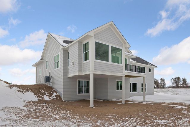 1031 Hart Lake Avenue, New Richmond, WI 54017