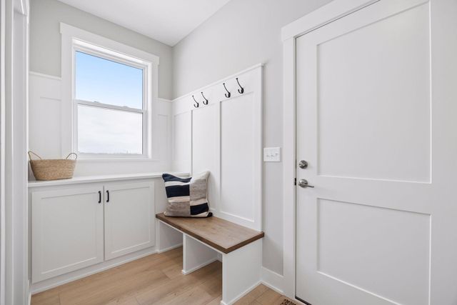 1031 Hart Lake Avenue, New Richmond, WI 54017