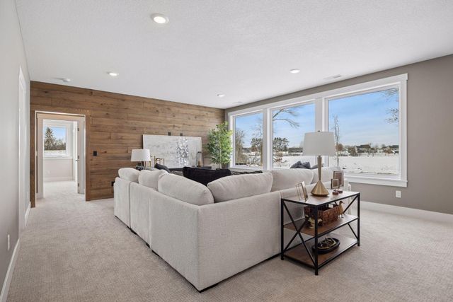 1031 Hart Lake Avenue, New Richmond, WI 54017