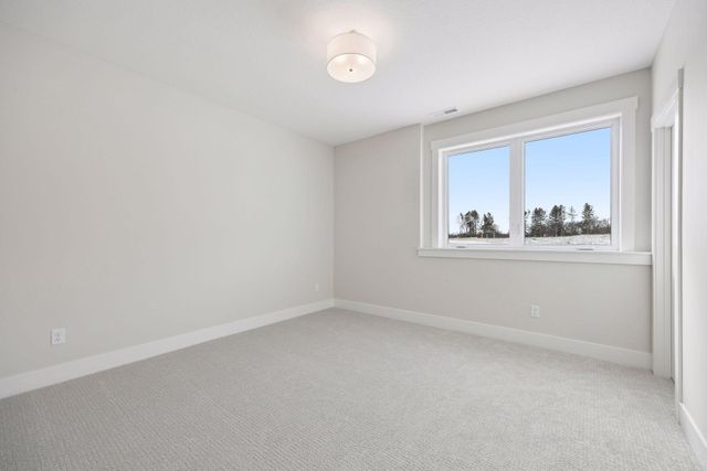 1031 Hart Lake Avenue, New Richmond, WI 54017