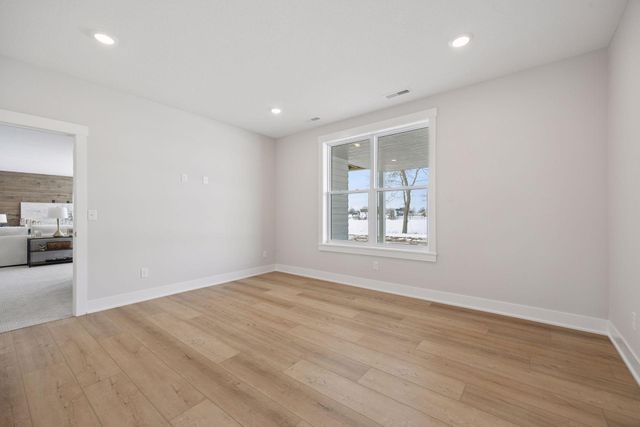 1031 Hart Lake Avenue, New Richmond, WI 54017