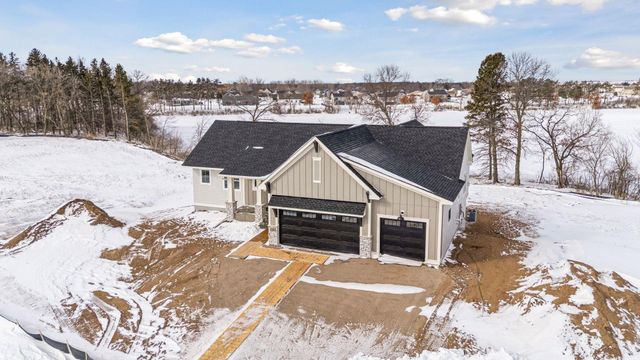 1031 Hart Lake Avenue, New Richmond, WI 54017