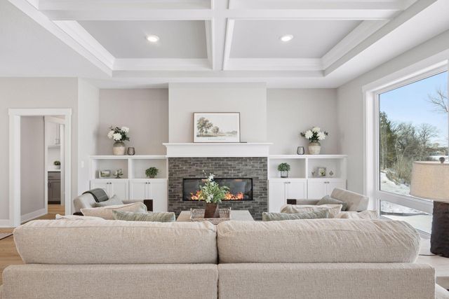 1031 Hart Lake Avenue, New Richmond, WI 54017