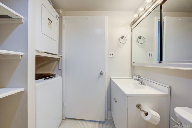 209-33 26th Avenue TJ, Bayside, NY 11360