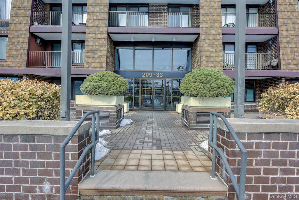 209-33 26th Avenue TJ, Bayside, NY 11360