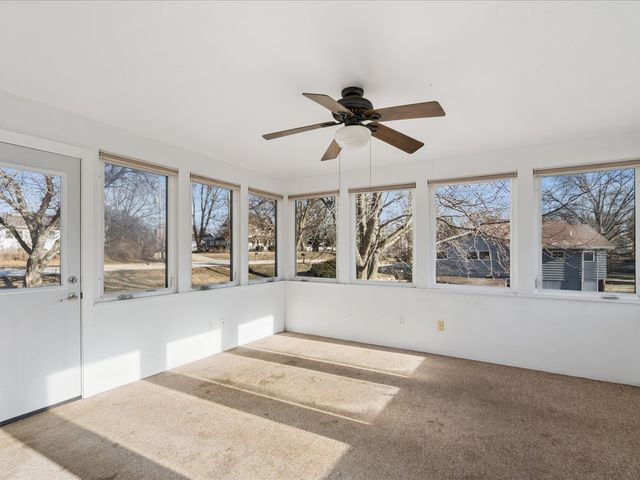 720 Lisbon Rd NE, Mt Vernon, IA 52314