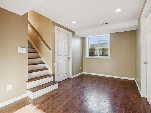 720 Lisbon Rd NE, Mt Vernon, IA 52314