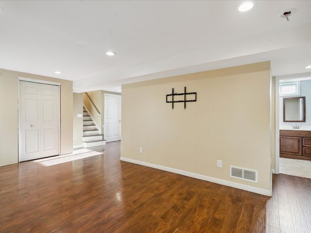 720 Lisbon Rd NE, Mt Vernon, IA 52314