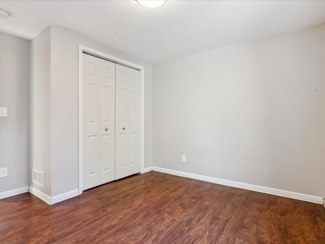 720 Lisbon Rd NE, Mt Vernon, IA 52314