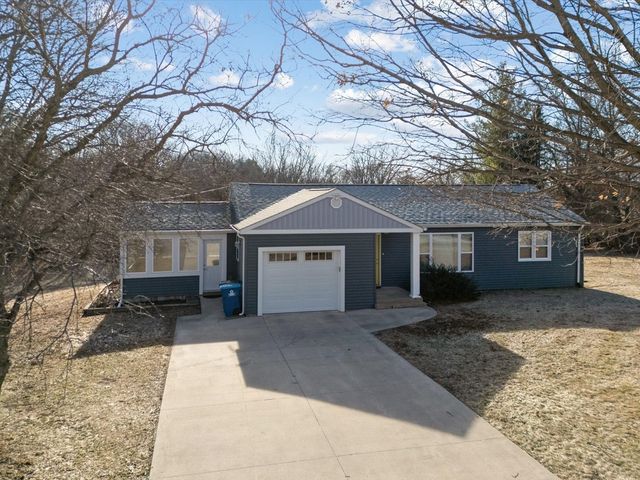 720 Lisbon Rd NE, Mt Vernon, IA 52314