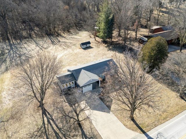 720 Lisbon Rd NE, Mt Vernon, IA 52314