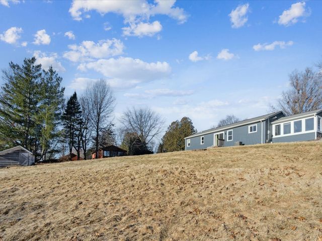 720 Lisbon Rd NE, Mt Vernon, IA 52314