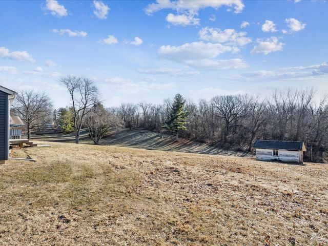 720 Lisbon Rd NE, Mt Vernon, IA 52314