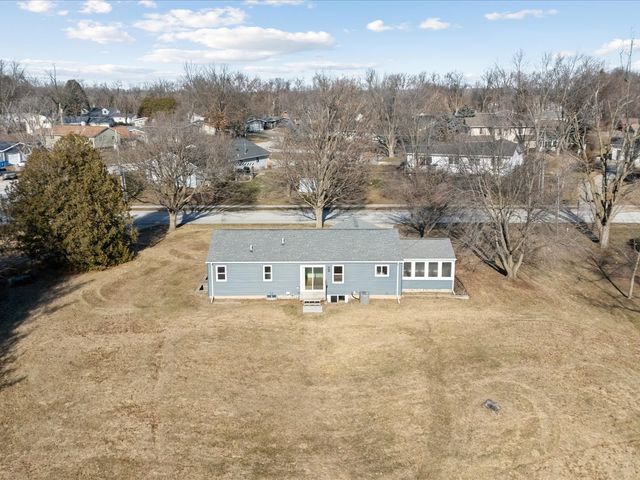 720 Lisbon Rd NE, Mt Vernon, IA 52314