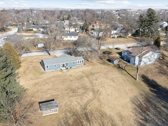 720 Lisbon Rd NE, Mt Vernon, IA 52314
