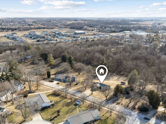 720 Lisbon Rd NE, Mt Vernon, IA 52314