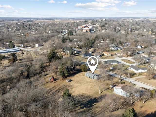 720 Lisbon Rd NE, Mt Vernon, IA 52314