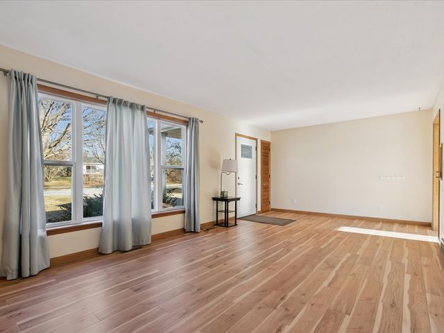 720 Lisbon Rd NE, Mt Vernon, IA 52314