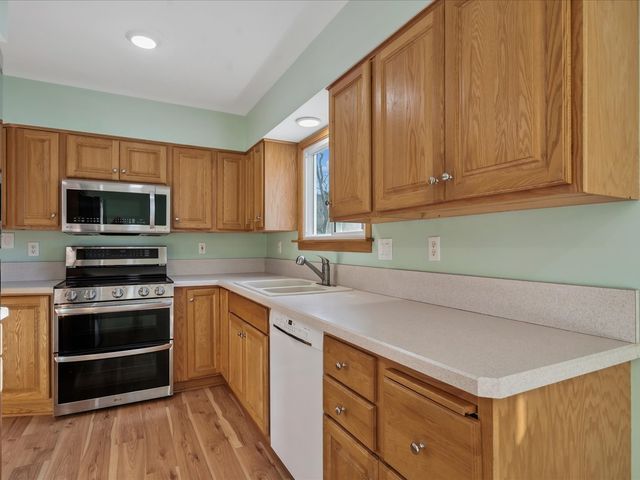 720 Lisbon Rd NE, Mt Vernon, IA 52314