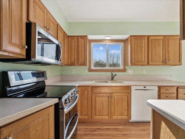 720 Lisbon Rd NE, Mt Vernon, IA 52314