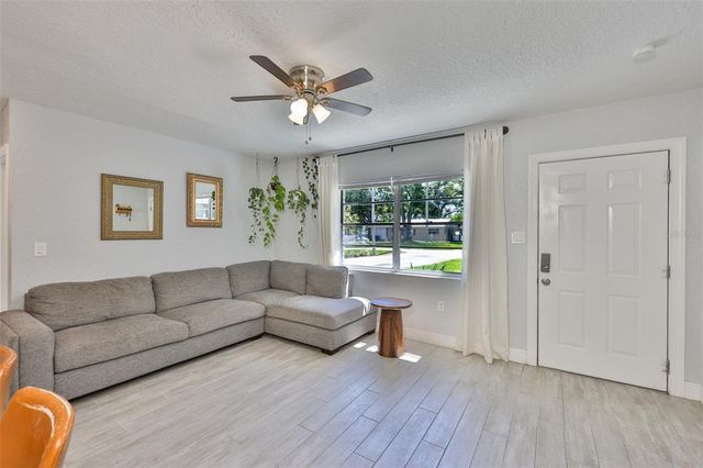 3027 W NAPOLEON AVENUE, Tampa, FL 33611