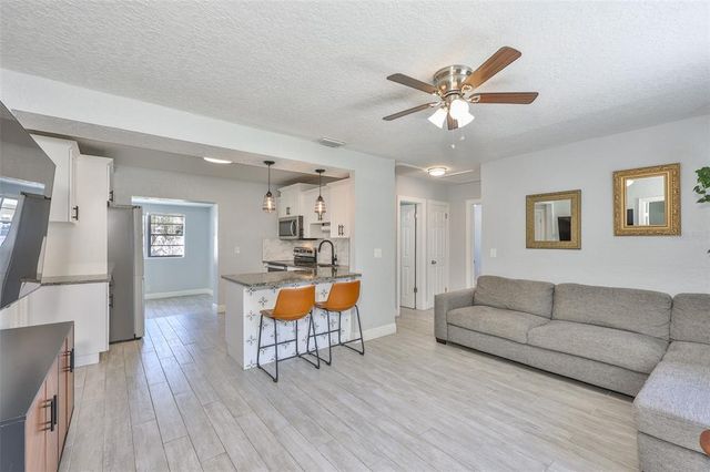 3027 W NAPOLEON AVENUE, Tampa, FL 33611
