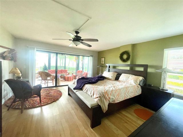 7893 SAILBOAT KEY BOULEVARD S 101, South Pasadena, FL 33707