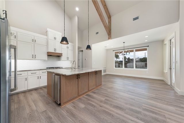 701 Metz St, Orange Grove, TX 78372