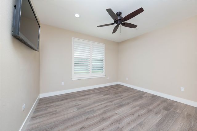 701 Metz St, Orange Grove, TX 78372