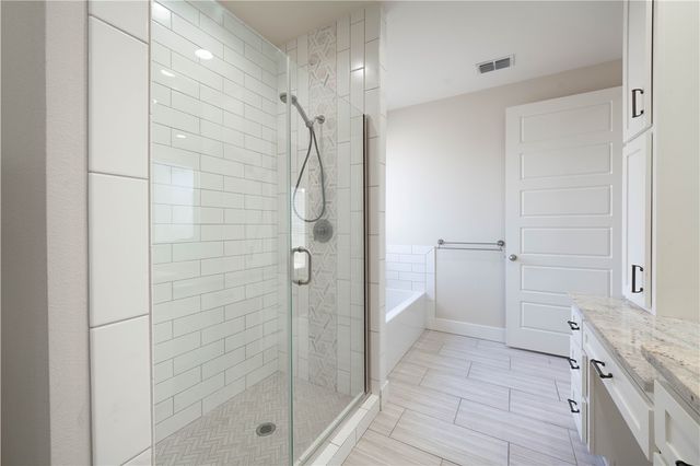 701 Metz St, Orange Grove, TX 78372